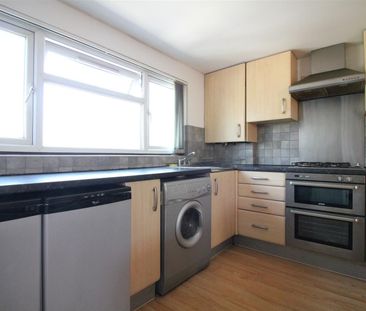 Kingsbridge Crescent, Southall - Photo 4