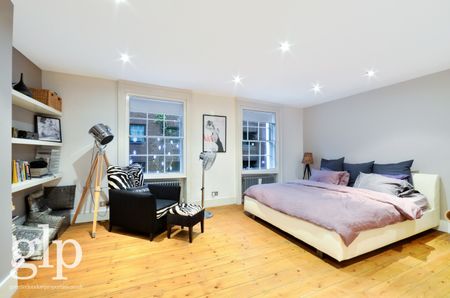 2 Bedroom Flat, Earlham Street, London, Greater London, Covent Garden, WC2H - Photo 3