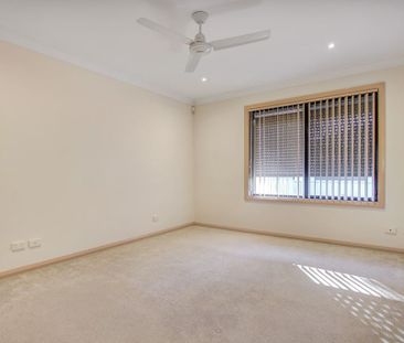 Perfectly Presented Single-Level Home in the Heart of Oak Flats! - Photo 5