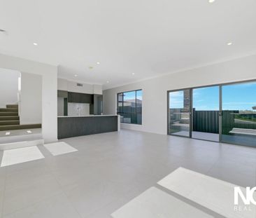 Four Bedroom Double Storey Family Home In Quiet Street - Photo 1