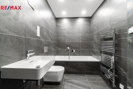 Pronájem bytu 1+kk v osobním vlastnictví 35 m², Praha 4 - Nusle - Fotografie 3