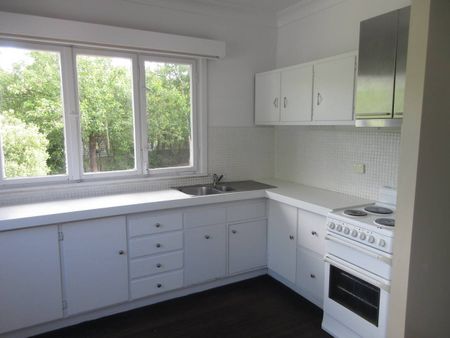 17 Creek Street, Cooma - Photo 3