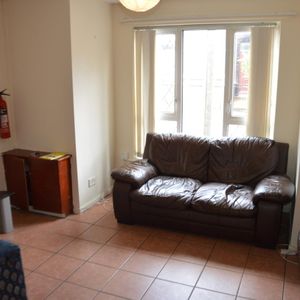 47 Colenso Parade, BT95BB, Belfast - Photo 3