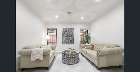 Available immediately : Spacious & Immaculately Presented Near New Low maintenance Family Home - Photo 3