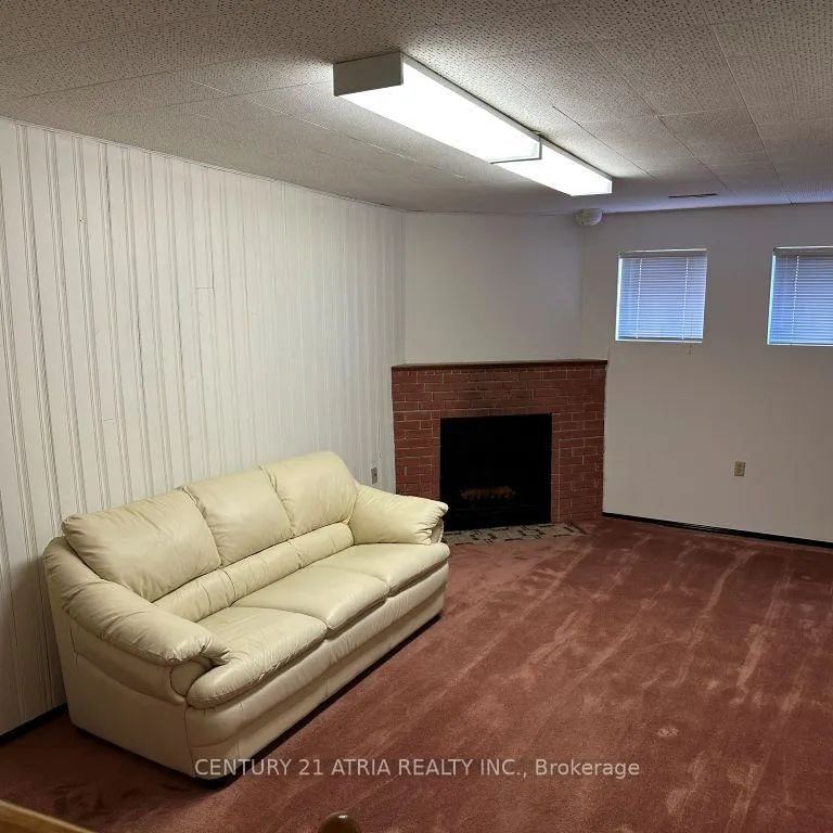 85 SANDYHOOK SQUARE - Photo 1