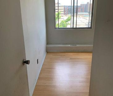 2 CH - 1 SDB - Côte Saint-Luc - $1,600 /mo - Photo 3