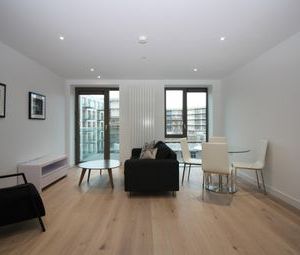 2 Bedrooms Flat to rent in Cutter House, Royal Wharf, Royal Docks E16 | £ 410 - Photo 1