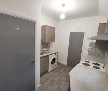 3 bedroom apartment to rent - Photo 4