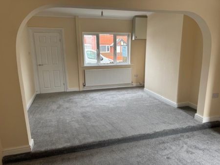 3 bedroom terraced house to rent - Photo 3
