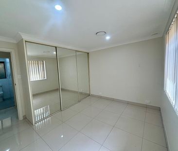 FAMILY FRIENDLY LIVING IN QUIET CUL-DE-SAC - Photo 4