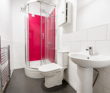 5 bedroom end of terrace house to rent - Photo 4