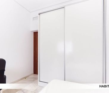 Calle Carlos Brujes, Sevilla, Andalusia 41013 - Photo 6