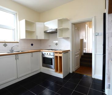 2 Bed Maisonette Unfurnished and Well Presented in Hither Green SE1... - Photo 4