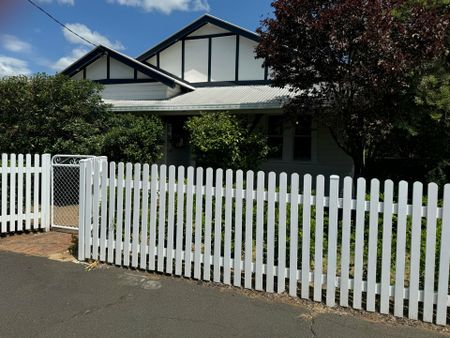 Family-Friendly Home for Rent in Dubbo - Photo 3