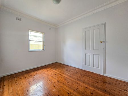 In the Heart of Town - Photo 2