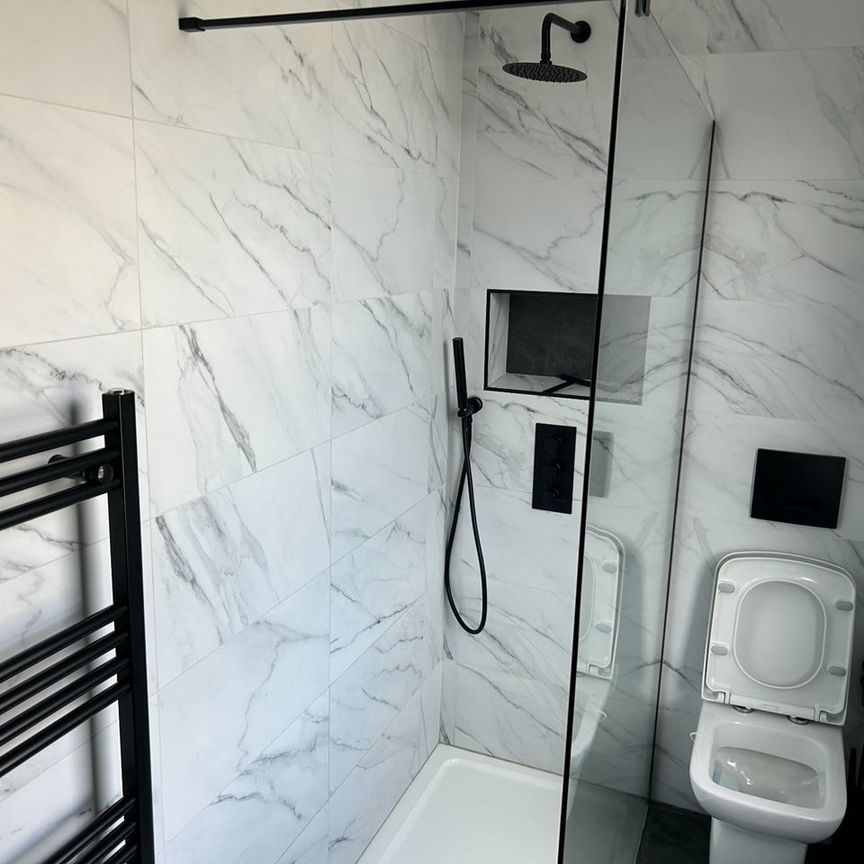 Room in a Shared House, Kimberley Road, CR0 - Photo 1