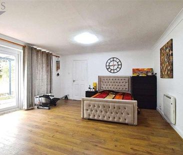 Wild Oaks, Acacia Road, Staines-upon-thames, Surrey, TW18 - Photo 5