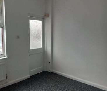 2 Bed Terraced House, Old Barn Road, CH44 - Photo 4