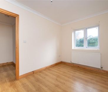 3 bedroom end of terrace house to rent - Photo 1