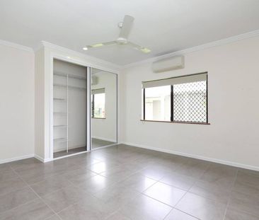 Exceptional Fully Airconditioned & Tiled Family Entertainer - Photo 3