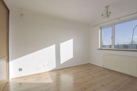 3 bedroom end of terrace house to rent - Photo 4