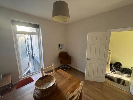 2 bedroom terraced house to rent - Photo 1