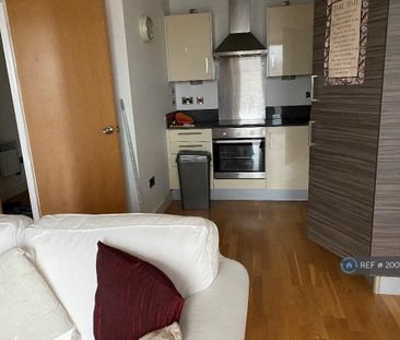 1 bedroom flat to rent - Photo 5