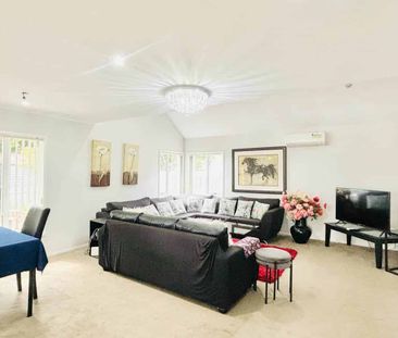 5-Bedroom, 4-Bathroom Family Home in Prime Loc... - Photo 3