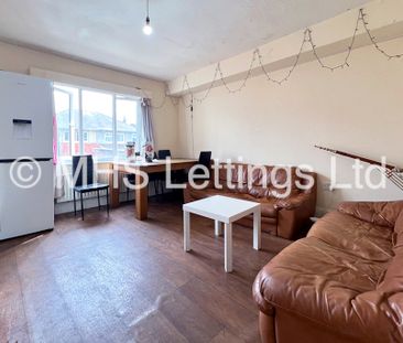 4 Bedroom Mid Terraced House for rent in Mayville Avenue - Photo 1