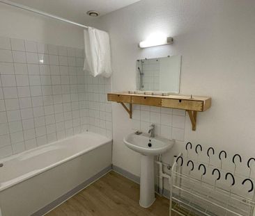 Location Appartement 2 pièces 40m² BORDEAUX 33000 - Photo 5