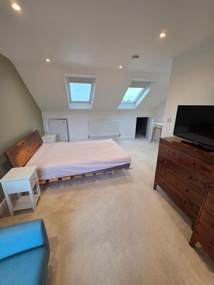 4 bedroom terraced house to rent - Photo 1