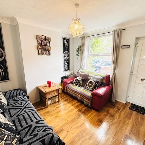 2 bedroom property to rent - Photo 1