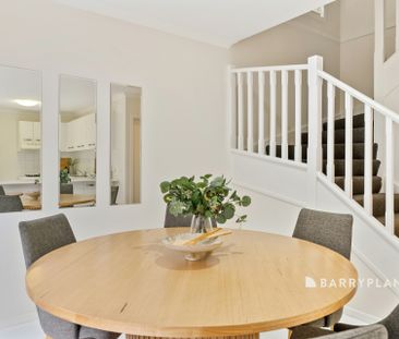 Brilliantly Presented Townhouse in a Prime Berwick Location - Photo 5