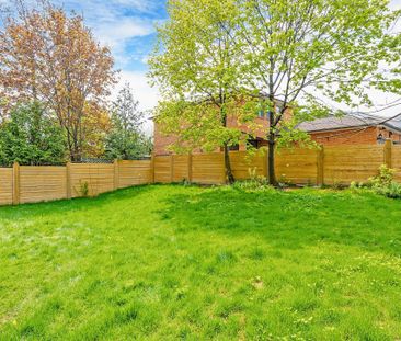 For Lease - 132 Kersey Crescent, Richmond Hill, Ontario - Photo 2