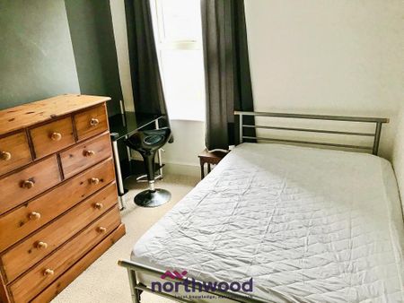 4 bedroom terraced house to rent - Photo 2