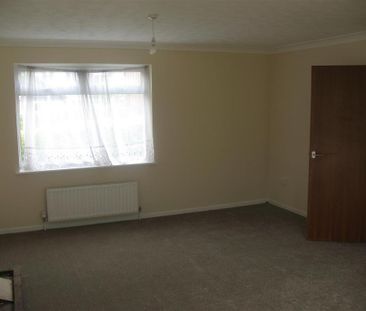 4 bedroom detached house to rent - Photo 4