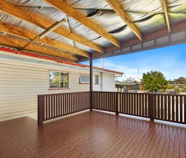 3-bedroom cutie with huge workshop/storage shed out back - Photo 1