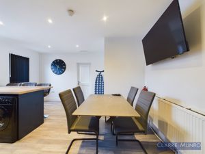 Queens Road, - Photo 1