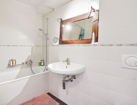 Rare! 4.5-room apartment (+1) garden level - Photo 3