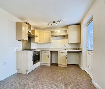 2 bedroom Semi-Detached House to let - Photo 6