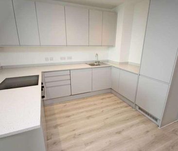 No Old Trafford, M17 - Photo 1