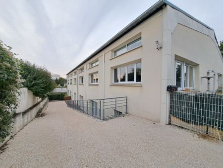 Location Appartement 2 pièces 68m² TROYES 10000 - Photo 4