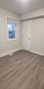 Bright & spacious 2 bedroom apartment in detached house- Barrie - Photo 3