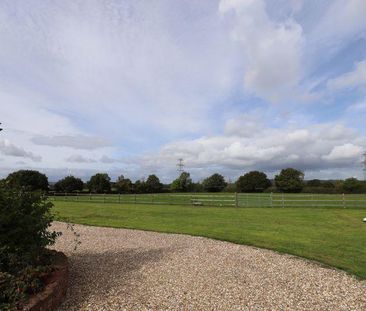 2 bedroom barn conversion to rent - Photo 3
