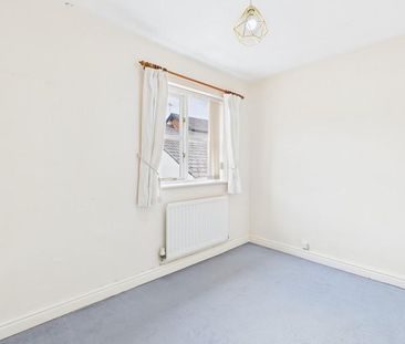 2 bedroom semi-detached house to rent - Photo 6