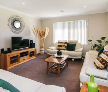 A PERFECT NEAT AND TIDY FAMILY HOME IN PRIME LOCATION - Photo 4