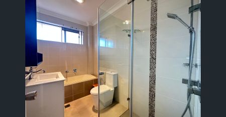 Sun drenched and oversized apartment with two bedrooms, separate formal dining or study, and two balconies. - Photo 3