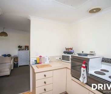 OVER 40'S COMPLEX - Photo 2