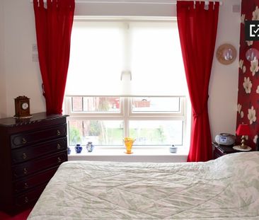 Room to rent in 4-bedroom house in Balgriffin, Dublin - Photo 2