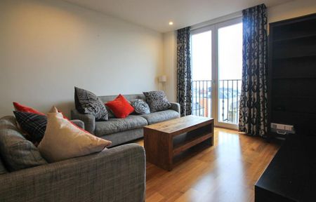 2 bedroom flat to rent - Photo 2